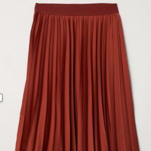 Rust pleated skirt